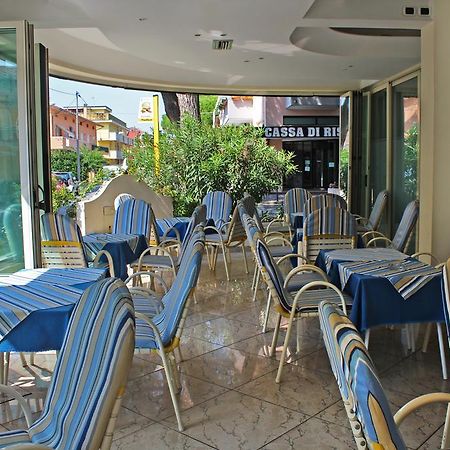 Hotel Royal Misano Adriatico Kültér fotó