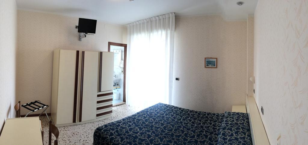 Hotel Royal Misano Adriatico Szoba fotó