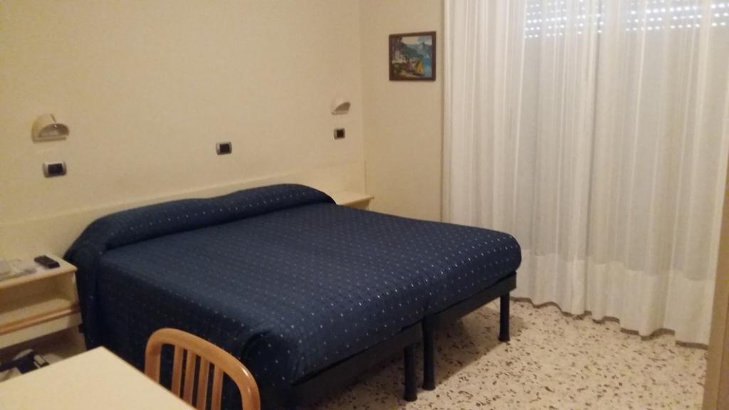 Hotel Royal Misano Adriatico Szoba fotó
