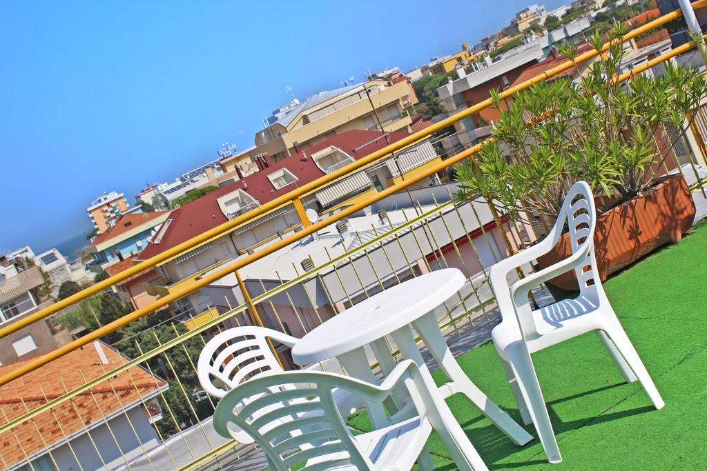 Hotel Royal Misano Adriatico Kültér fotó