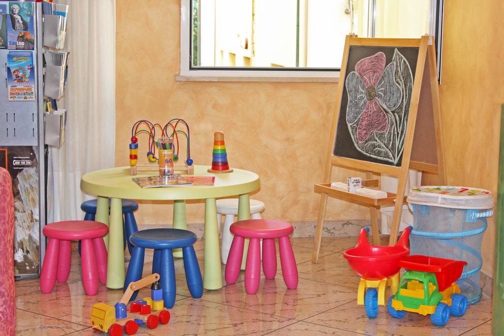 Hotel Royal Misano Adriatico Kültér fotó