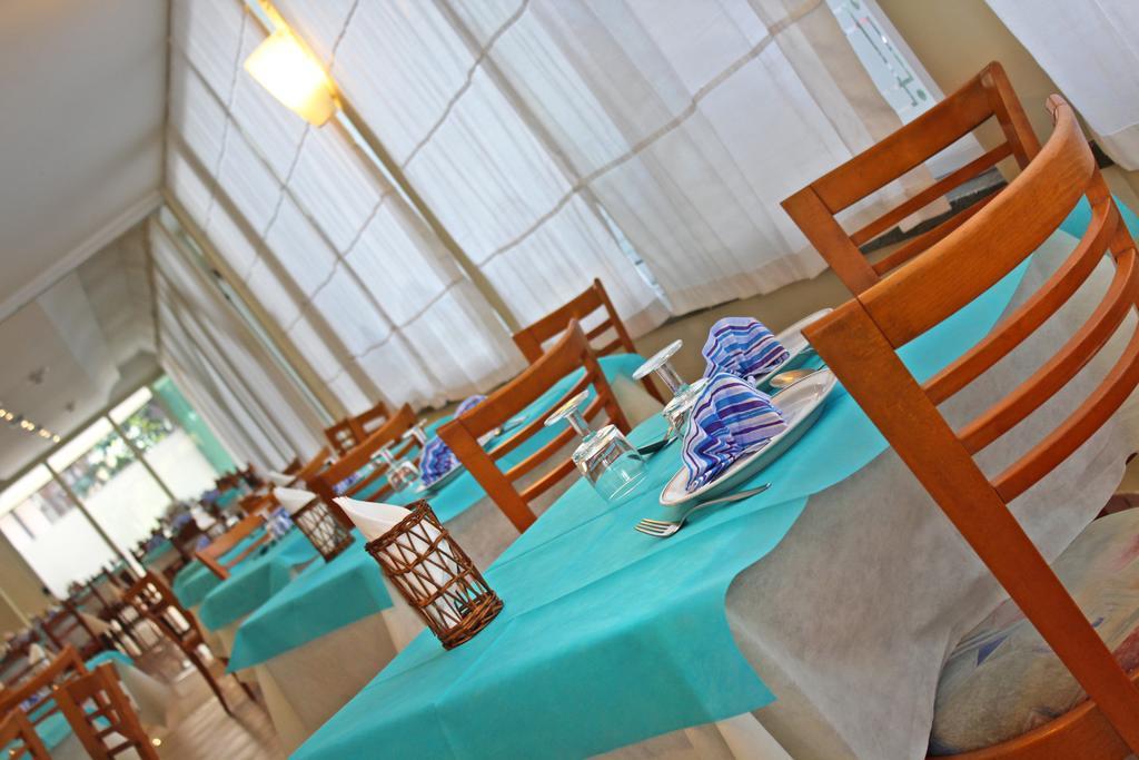 Hotel Royal Misano Adriatico Kültér fotó